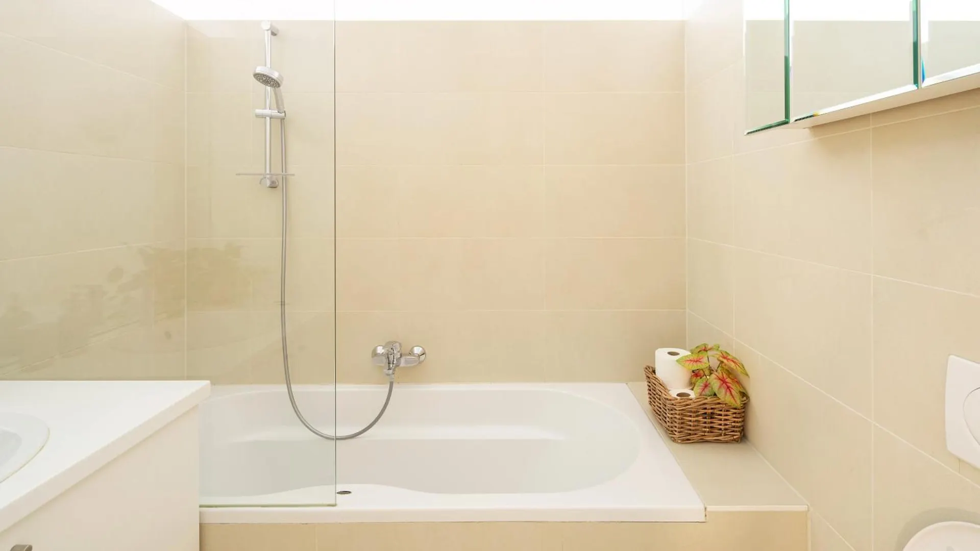Gemuetliches, Ruhiges Apartment - 90M2 Mit Garten Und Terrasse Vienna